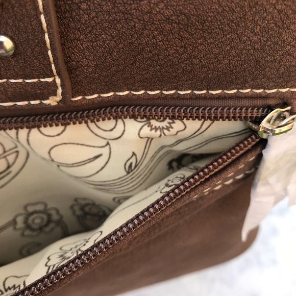 Montana West buckle Floral Crossbody - Picture 3 of 7